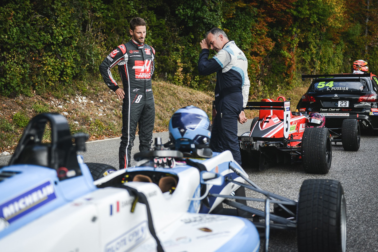 Гонщик Haas F1 Team Ромен Грожан на Montée des légendes