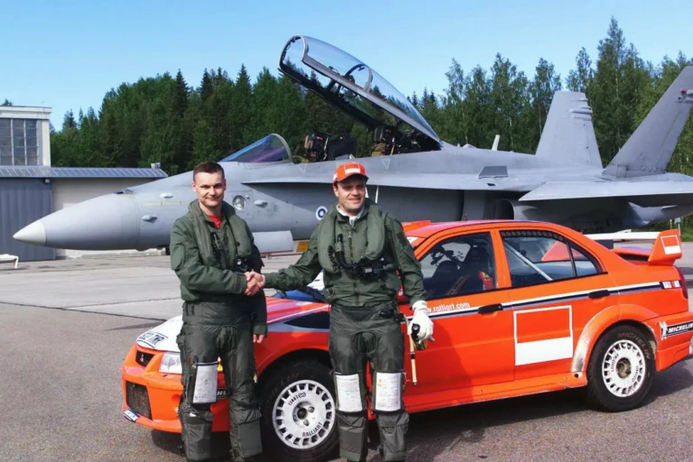 Томми Мякинен меняет свой Lancer на истребитель F18